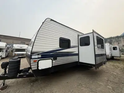 Welcome to Rock Island RV FULLY SERVICED IN AND OUT !!!!! Please call for more info and ask about ou...
