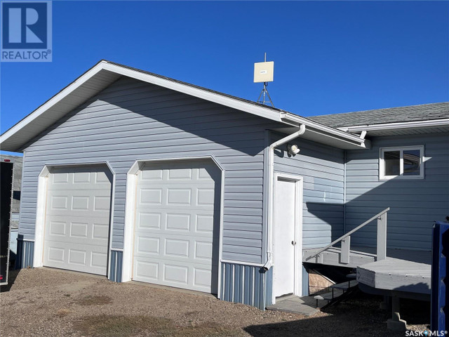 Roberts Acreage Swift Current Rm No. 137, Saskatchewan in Houses for Sale in Swift Current - Image 3