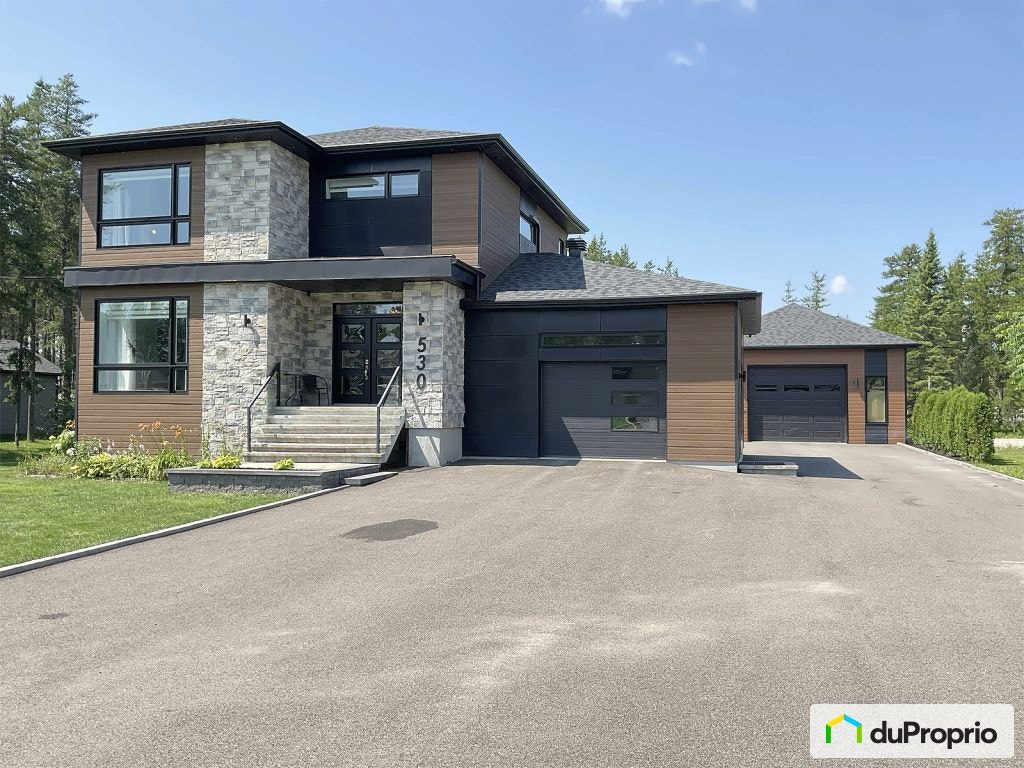 $829,000 - 2 Storey for sale in St-Honore-De-Chicoutimi — photo 1