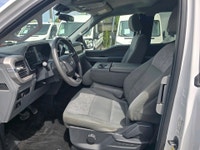 Perfect Auto CLEAN CARFAX - 8 FT BOX - 5.0 L GAS - 4X4 - TOW PKG - BACK UP CAMERA - RUNNING BOARDS -... (image 5)