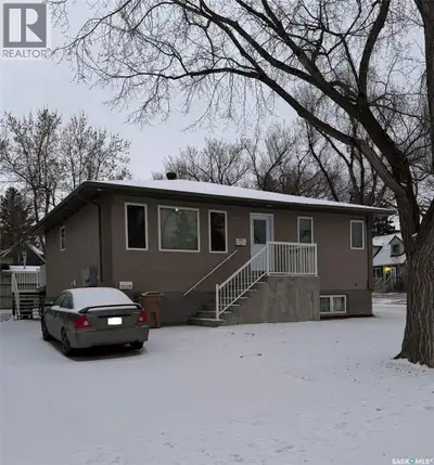 Excellent investment opportunity with this well-maintained AAA up/down duplex in north Regina, just...