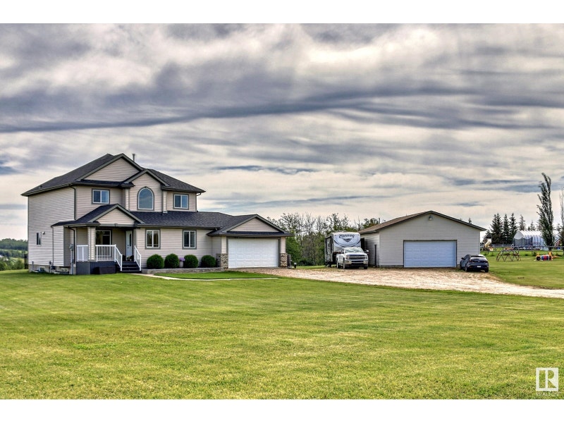 103 Hillsborough DR Rural Sturgeon County, Alberta Houses for Sale