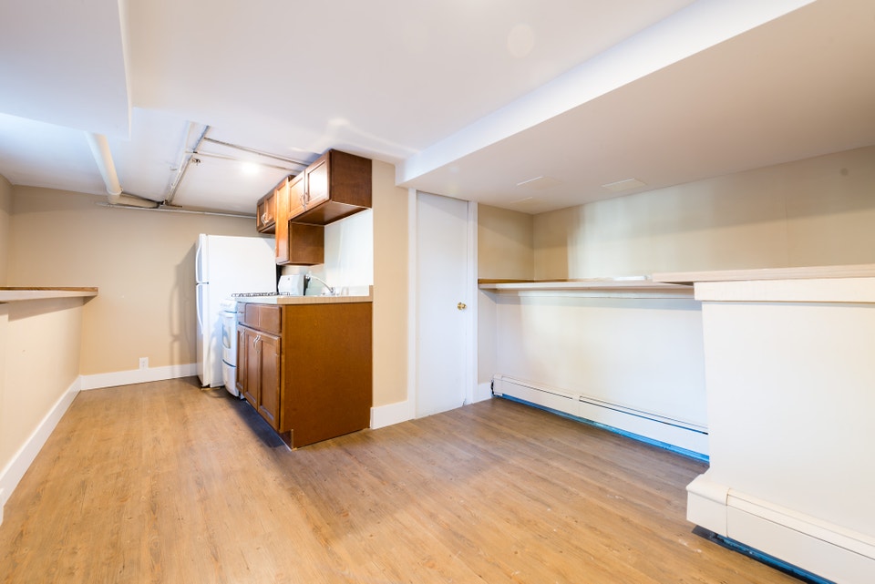 ALL UTILITIES INCLUDED 2 BEDROOM STEPS TO DAL, SMU & DOWNTOWN!!! 2