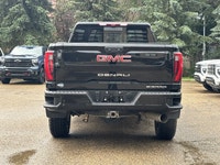 This GMC Sierra 2500 Denali 4WD Crew boasts a Turbocharged Diesel V8 6.6L/ engine powering this Unkn... (image 4)