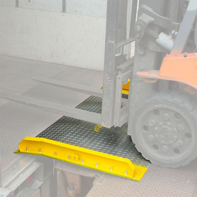 rampe d'accès pour conteneur dans Autres équipements commerciaux et industriels  à Saguenay