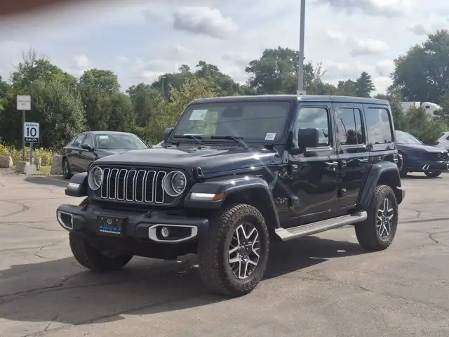 2025 Jeep Wrangler Sahara 4Dr 4X4 | Leather | Tow Pkg |