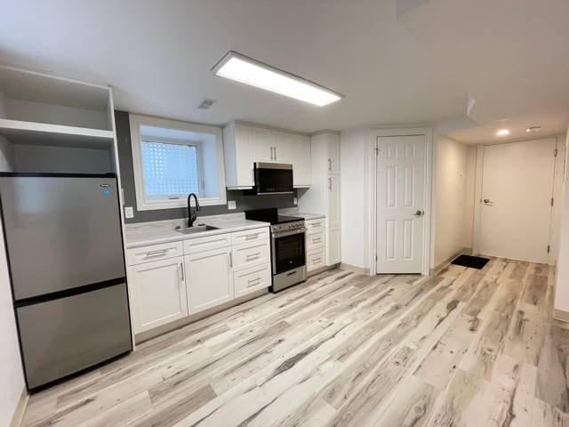 Gorgeous 1 Bedroom Apartment in Midtown! (Unit A-Lower) 3