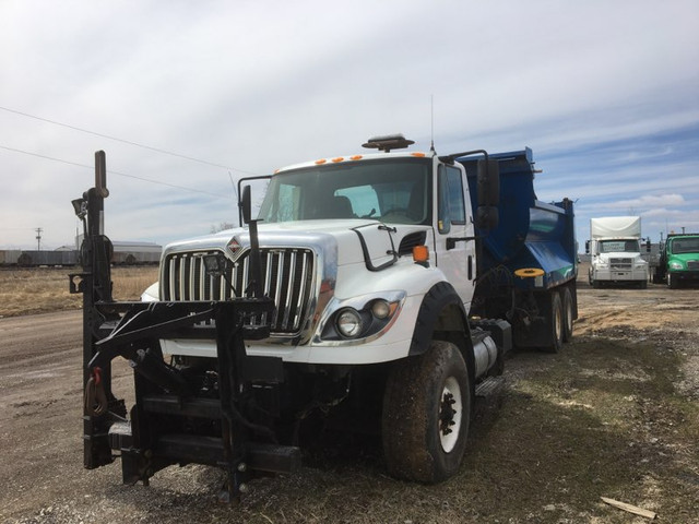 2015 Automatic 7600 WorkStar Low kms N-13 engine -optional plow in Heavy Trucks in Regina - Image 3