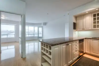 77 McMurrich St. Unit 307