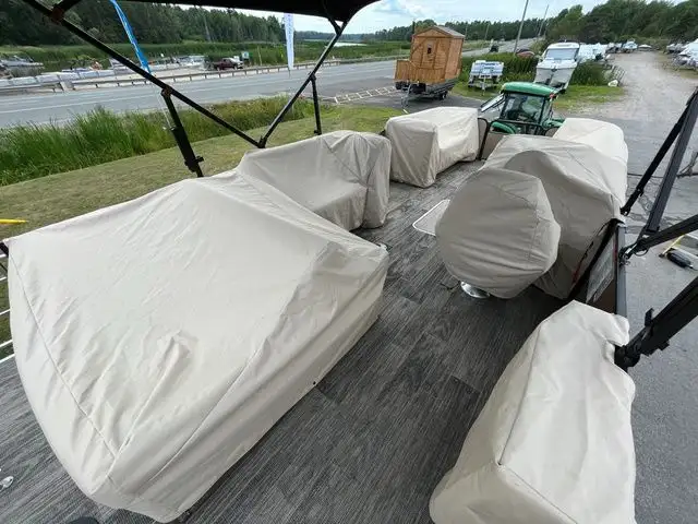 2022 Sweetwater SW 2286 Single Flip Lounge in Sport Touring in Sault Ste. Marie - Image 18