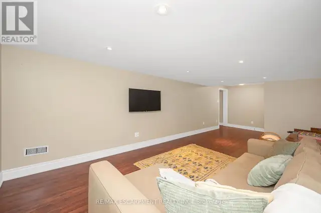 1354 EDGEWARE ROAD Oakville (FA Falgarwood), Ontario in Houses for Sale in Oakville / Halton Region - Image 37