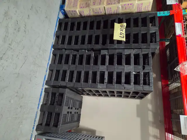 READY NOW 51x43 inch pallets PLASTIC 48x40, and MORE instock dry in Other in Mississauga / Peel Region - Image 3