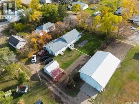 207 2nd AVENUE W Smiley, Saskatchewan in Houses for Sale in Saskatoon - Image 4