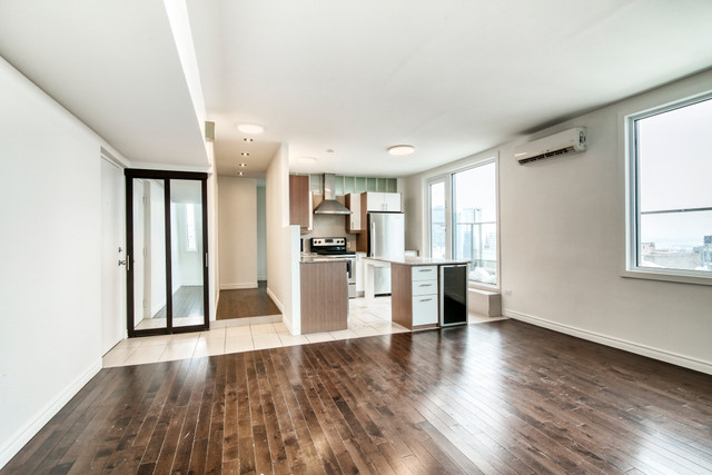 One bedroom Penthouse near Concordia - ID 2605 in Long Term Rentals in City of Montréal