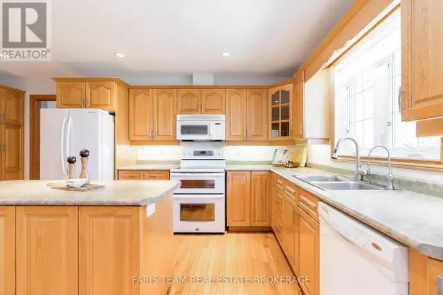 8485 HIGHWAY 93 Tiny, Ontario in Land for Sale in Barrie - Image 7