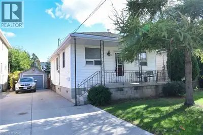 Beautifully updated bungalow including main floor carpet & freshly paint throughout. Squeaky clean &...
