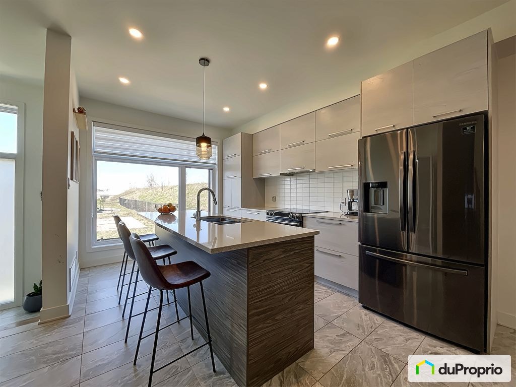 $689,000 - Townhouse for sale in Ste-Dorothee — photo 2