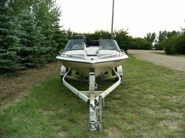1979 Glastron Carlson in Powerboats & Motorboats in Saskatoon - Image 2
