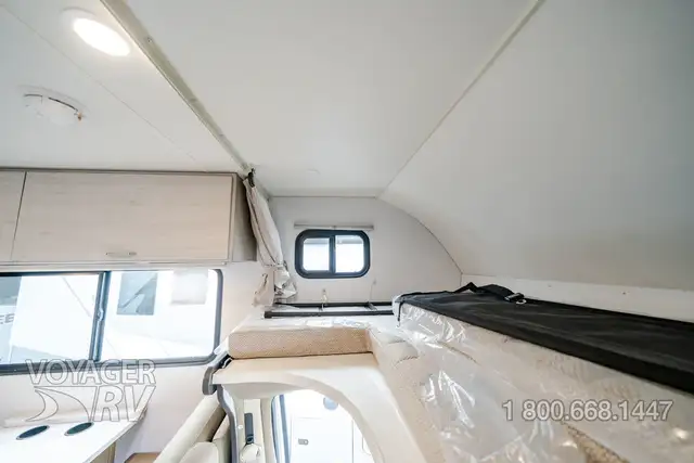 2027 Winnebago Sunflyer 22RS in Travel Trailers & Campers in Kelowna - Image 40