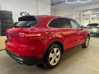This Cayenne Look and feels like it only has 50k to 60k kilometers exterior and interior *****Excell... (image 5)