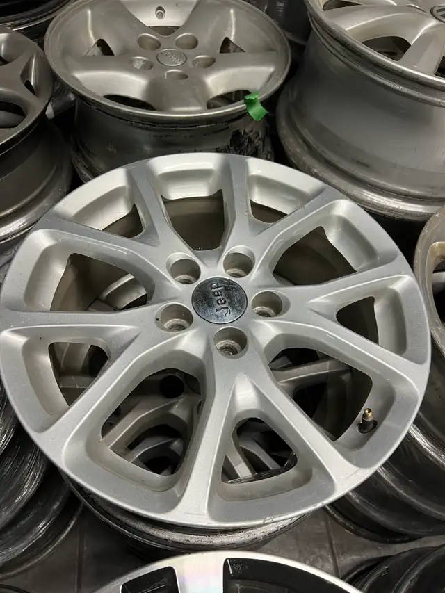 4 mags Jeep 17 pouces a vendre in Tires & Rims in Laval / North Shore - Image 2