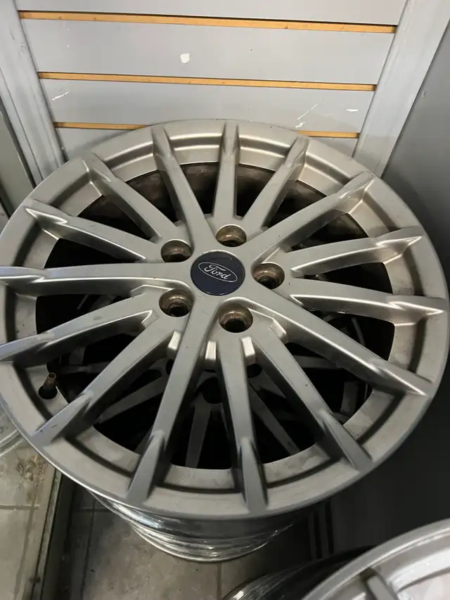 4 mags ford 17 pouces a vendre in Tires & Rims in Laval / North Shore - Image 2