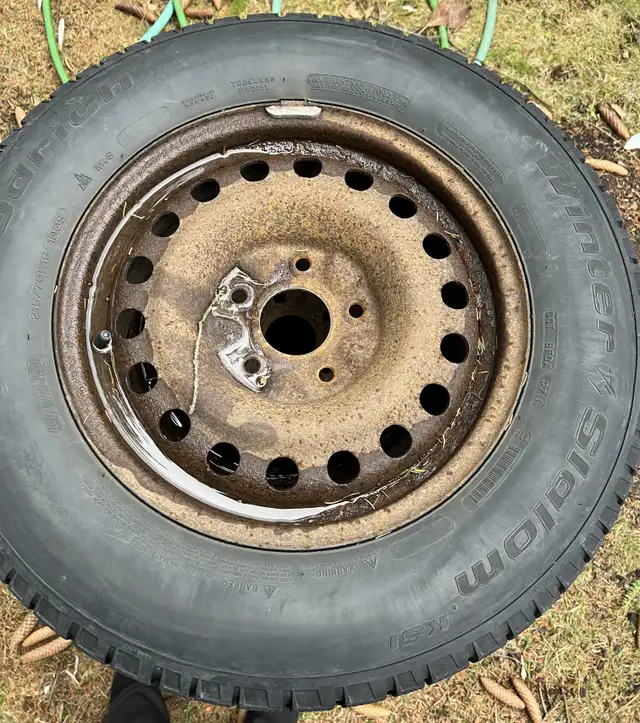 BF Goodrich Slalom Winter Tires  215/70R16  Dodge Caravan in Tires & Rims in Mississauga / Peel Region - Image 4