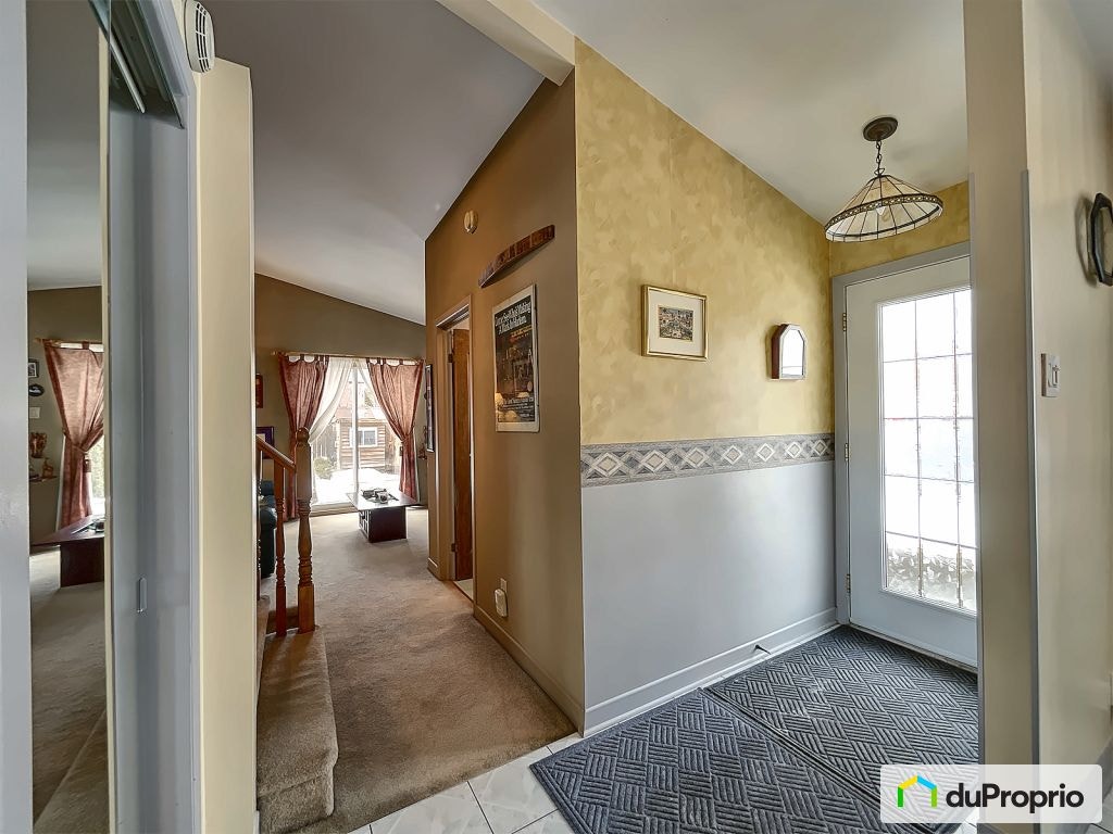 $670,000 - Split Level for sale in Anjou — photo 2