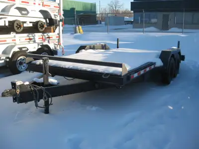 Remorques TRG Remorque usagée 16 pieds (14+2) Noir , galvanisé Année 2020 Rampe en tiroir par l’arri...