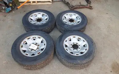 Roues et Pneus Hiver 17 pc Nissan NV1500 2500 3500, 2012 A 2020, Pneus KUMHO HT51 LT245-70-17, Usure...