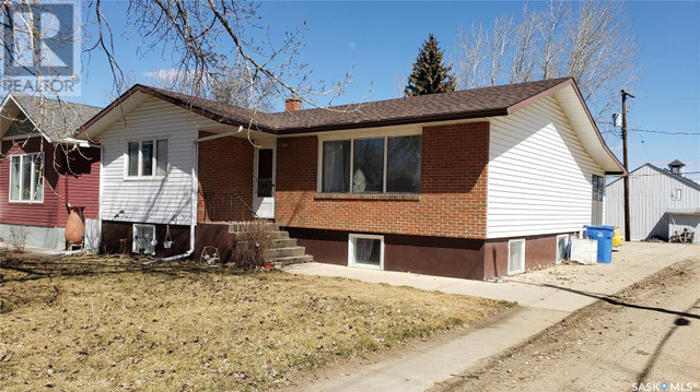613 Mann AVENUE Radville, Saskatchewan in Houses for Sale in Regina - Image 3