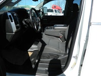 Welcome to Central Truck Sales. 2015 GMC SLE DURAMAX DIESEL 3500 H/D (¾ TON ) 4x4, Automatic transmi... (image 9)