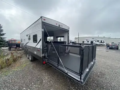 ALL-IN PRICING - JUST ADD THE TAXES! 2022 Dutchmen Coleman Lantern 251TQ The iconic Coleman Lantern...