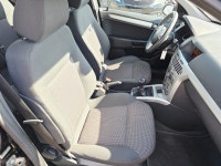 Zoomer Auto Text/Call for Viewing 403-615-5797 Low KM One Owner Vehicle 2009 Saturn Astra Hatchback... (image 9)