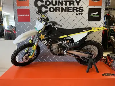 Engine Type: 1-cylinder, 4-stroke engine Displacement: 449 cm³ Fuel System: Keihin EMS Front Suspens...