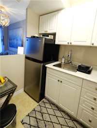 Bright 1-Bedroom Apartment with Stunning Views All Utilities Included Location: 150 Charlton Ave. E.... (image 5)