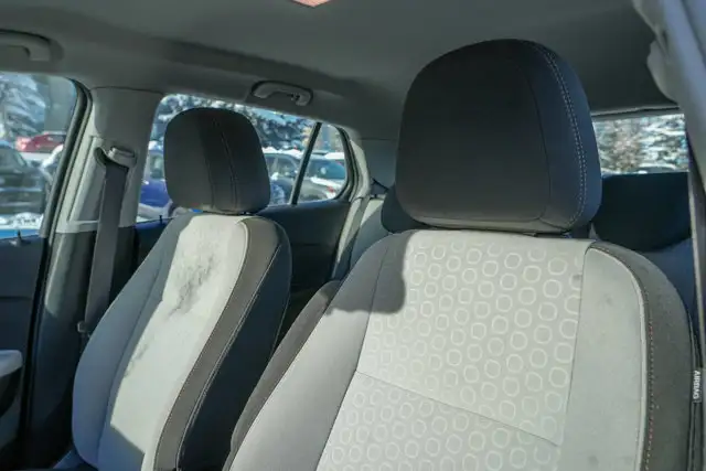 2021 Chevrolet Trax LS | Rear-View Camera | Carplay | No in Cars & Trucks in Calgary - Image 21