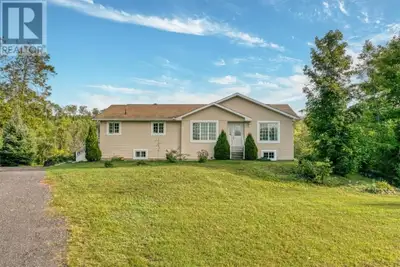 Welcome to your country escape, set on just over 30 acres of land with endless possibilities! Whethe...