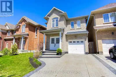 Nestled in the heart of Fifty Point, 86 Glendarling Crescent offers the perfect blend of comfort, co...