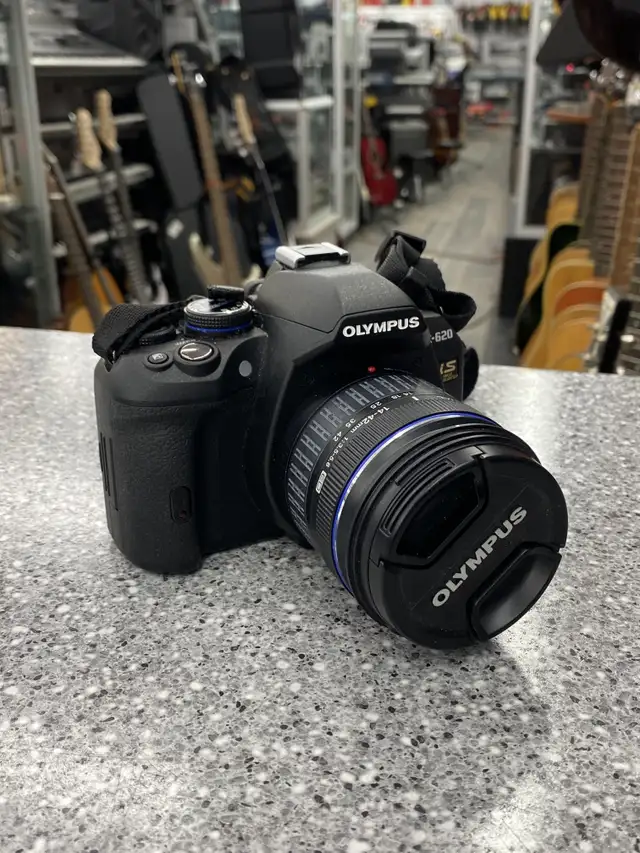 Olympus E-620 DSLR Camera w/14-42mm Lens in Cameras & Camcorders in City of Toronto - Image 2