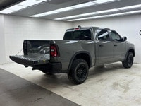 Why buy new? Life is too short to drive a base model, right? Treat yourself to the features you dese... (image 6)