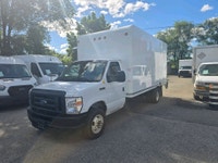 Perfect Auto 16 FT CUBE VAN - POWER LIFT GATE - 7.3 L GAS - PRICE IS INCLUDED SAFETY, OIL CHANGE AND... (image 1)
