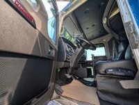 Fresh X15 Motor! 2019 Kenworth W900L Tandem Truck Located near Westlock, AB KMS: 821,957 HRS: 12,910... (image 8)