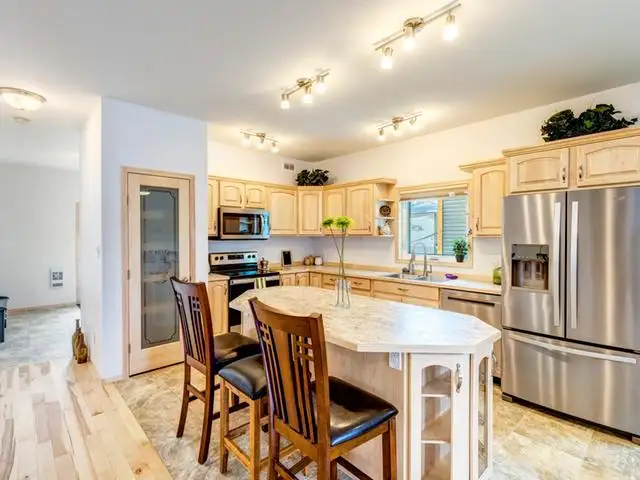 $773,800 ~ 76 Wyvern Ave w Realtor® Tamara Cromarty in Houses for Sale in Whitehorse - Image 12