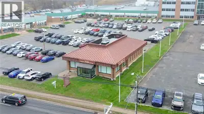 Grow your Specialist medical or optical practice in this high-visibility, newly renovated 2,417 sq....