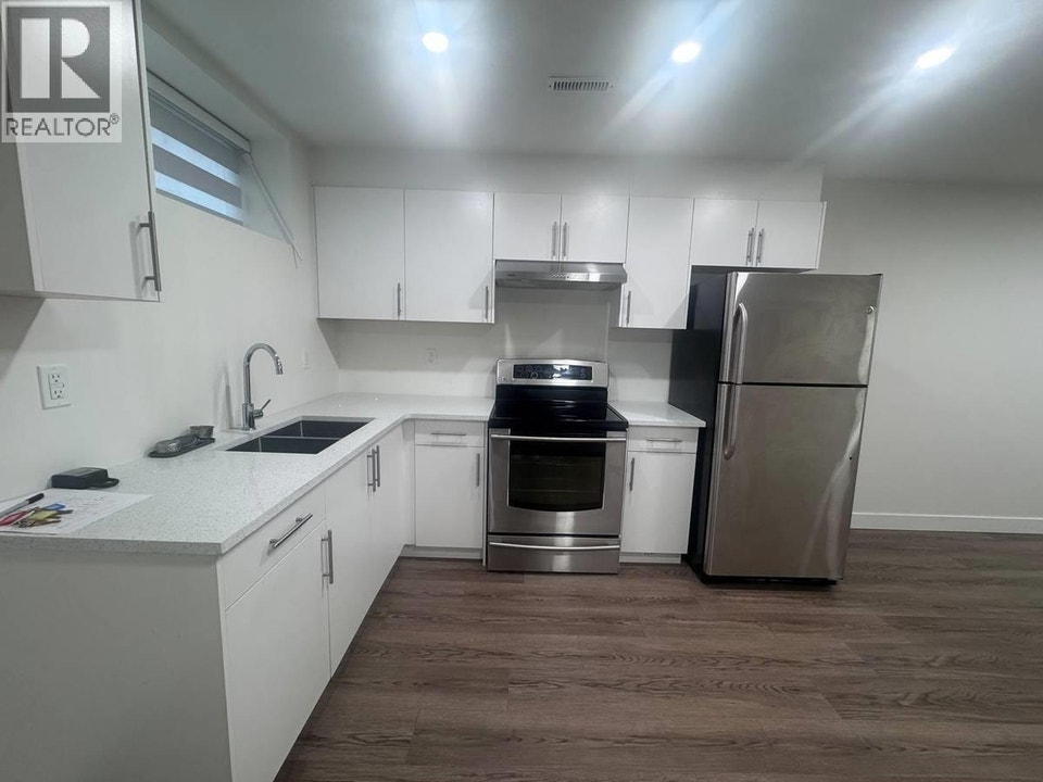 Suite 10321 243 ST Maple Ridge, British Columbia 2