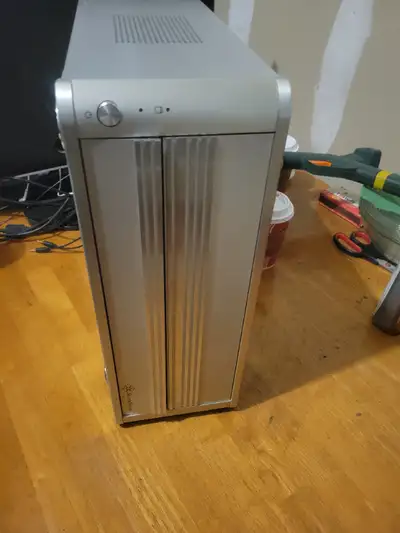 Used Desktop Computer. Processor : Intel(R) Core(TM) i5-3450 CPU @ 3.10GHz Intergrated Graphics : In...