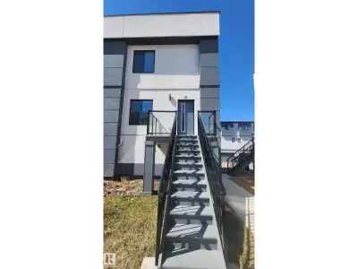 Welcome to your luxury Bareland townhome in Salisbury Way! This stunning acrylic stucco townhome com...