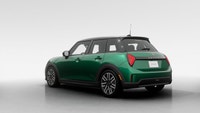 MINI Laval vous présente la puissante et pratique *MINI Cooper S 5 portes 2026*. Grâce ? sa disposit... (image 1)