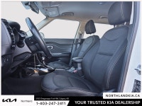2015 Kia Soul EX+ Ready for anything, from the streets of Calgary to the highways of Alberta, this K... (image 9)